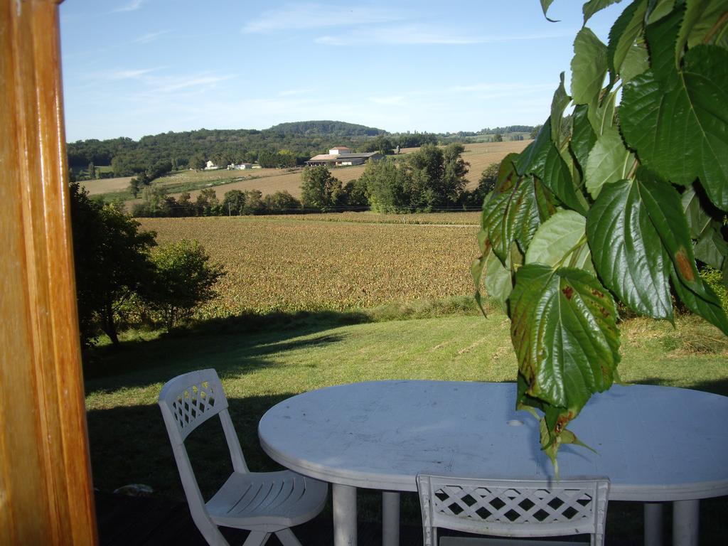 Bed and Breakfast Biou La Sauvetat-sur-Lede Екстер'єр фото